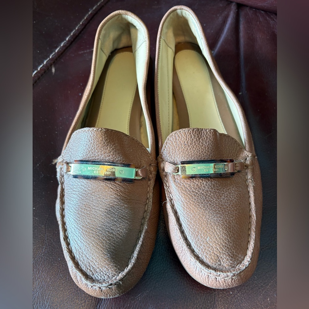Michael Kors Tan Leather Loafers with Tortoise Gold Accents size 8 women